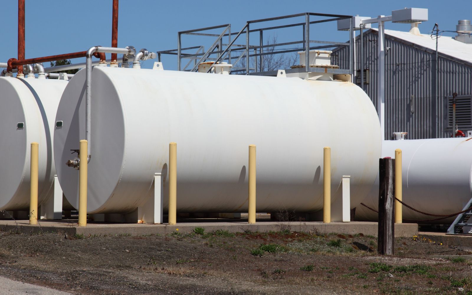 Fuel storage tanks